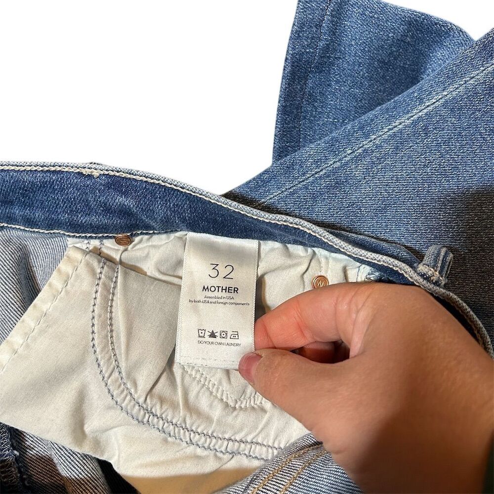 MOTHER The Weekender Women's Flare Jeans in Layover Wash Size 32 - Picture 13 of 16